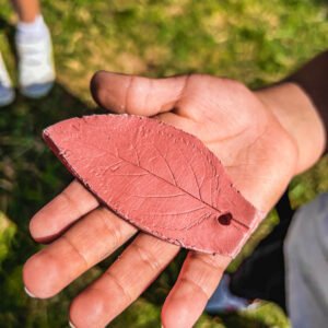 impresión de hoja en arcilla